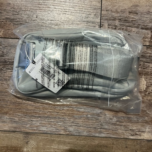 NWT LULULEMON EVERYWHERE BELT BAG 
JADE GREY - Picture 8 of 8